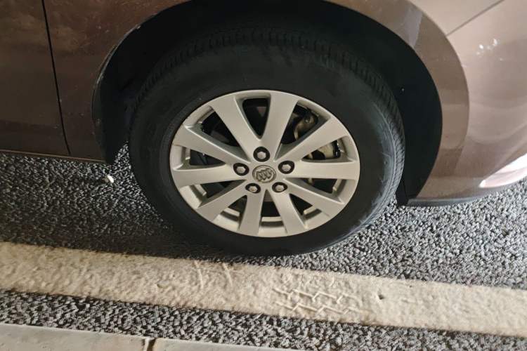 Used Buick GL8 2018 28T Comfort Model China VI Standard Right Front Wheel Hub