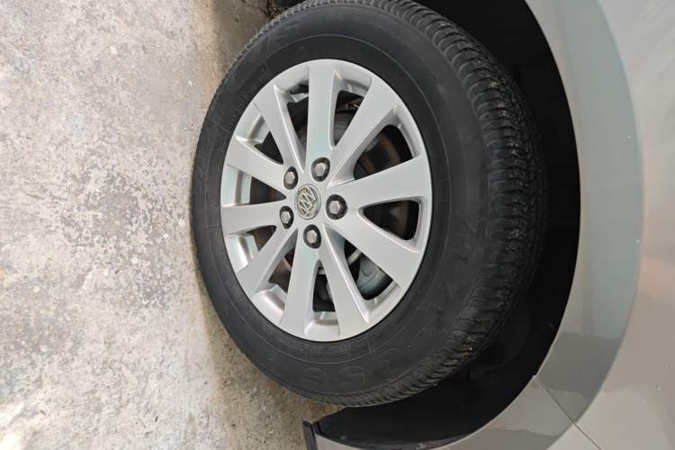 Used Buick GL8 2018 28T Comfort Model China VI Standard Right Front Wheel Hub