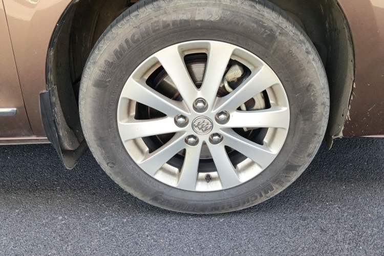 Used Buick GL8 2018 28T Luxury Model China VI Standard Right Front Wheel Hub