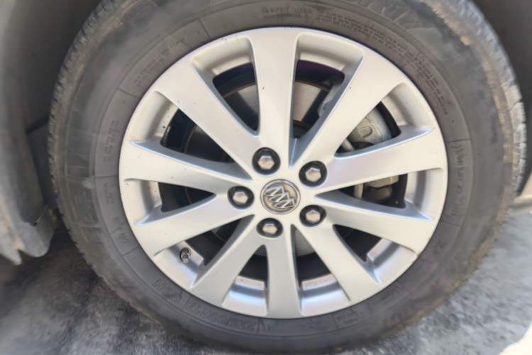 Used Buick GL8 2018 28T Luxury Model China VI Standard Right Front Wheel Hub