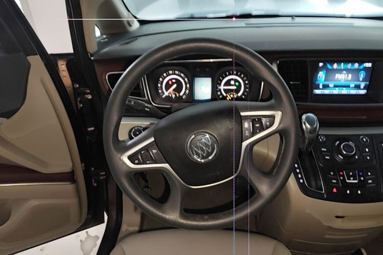 Used Buick GL8 2018 28T Comfort Model China VI Standard Steering Wheel