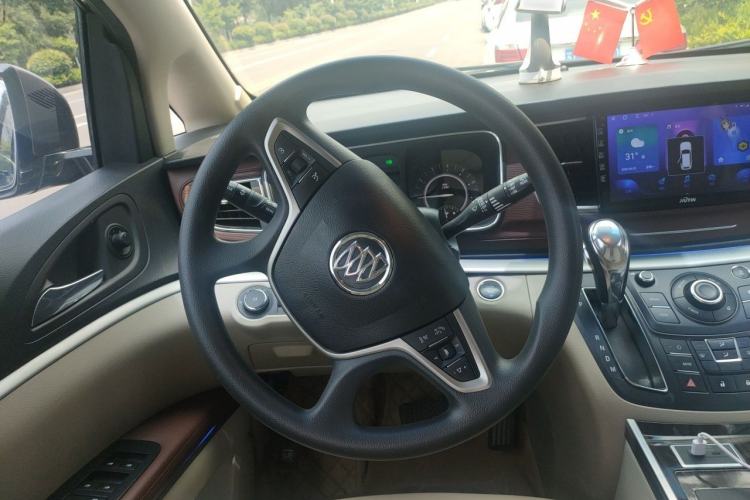 Used Buick GL8 2018 28T Comfort Model China VI Standard Steering Wheel