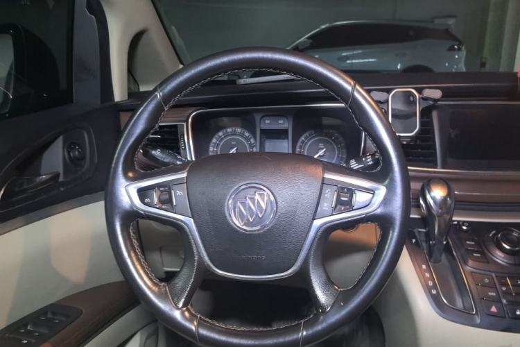 Used Buick GL8 2018 28T Luxury Model China VI Standard Steering Wheel