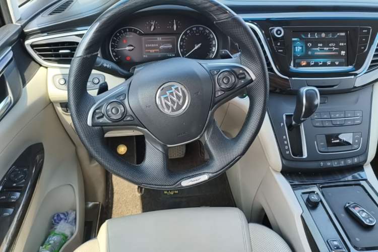 Used Buick GL8 2018 ES 28T Comfort Model China VI Standard Steering Wheel
