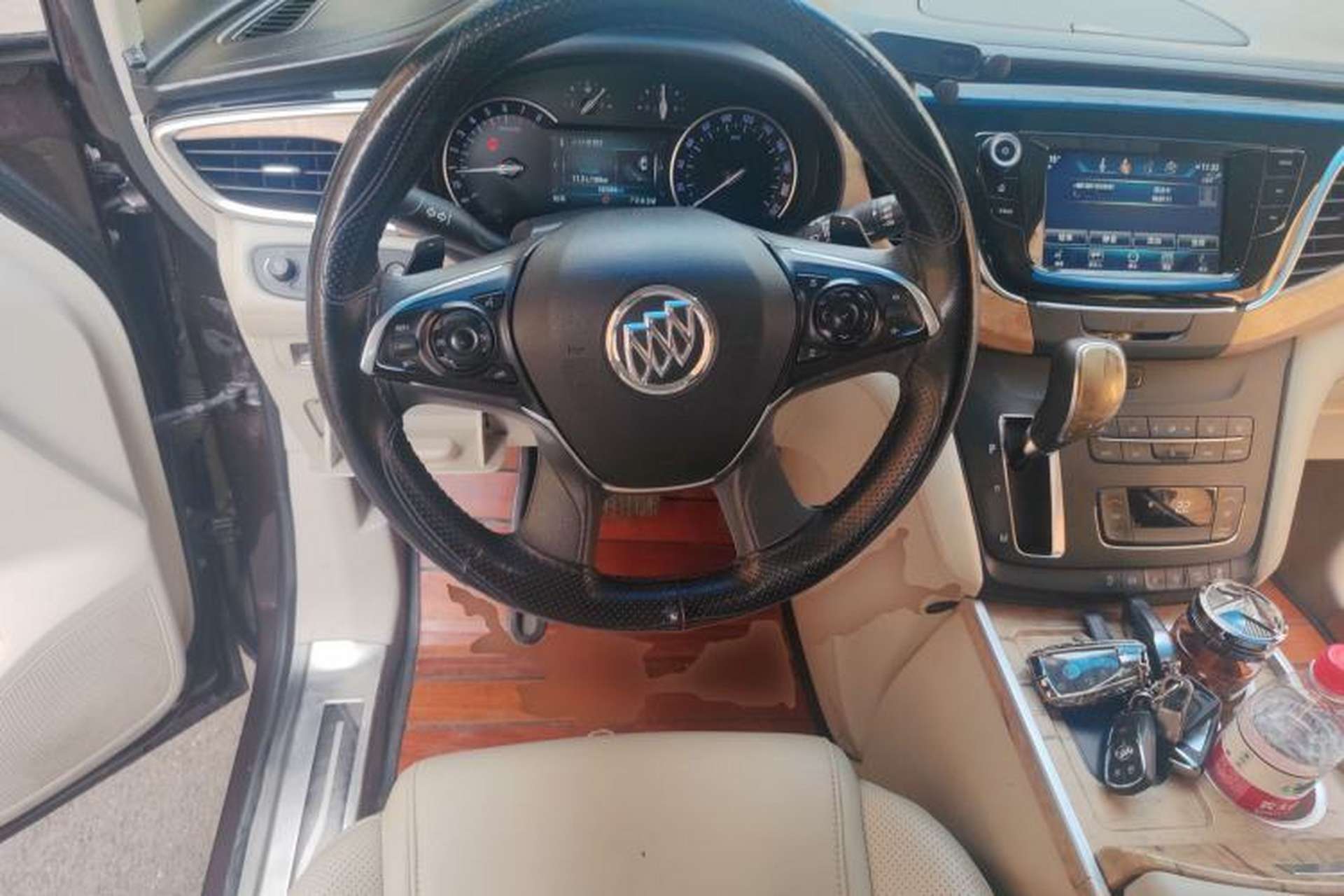 Used Buick GL8 2018 ES 28T Comfort Model China VI Standard Steering Wheel