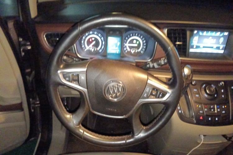 Used Buick GL8 2018 28T Luxury Model China VI Standard Steering Wheel