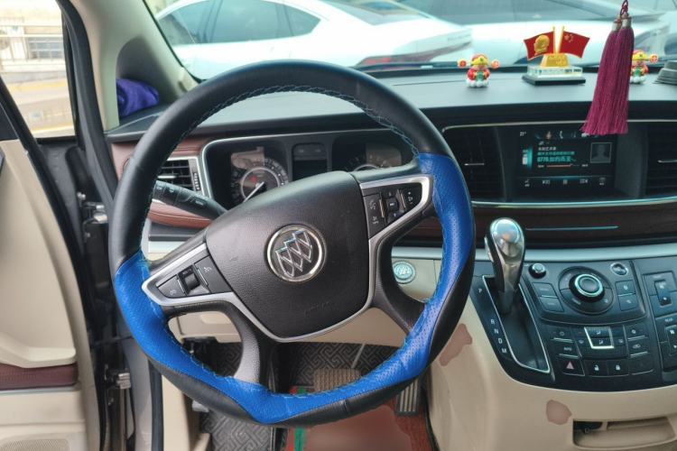 Used Buick GL8 2018 28T Luxury Model China VI Standard Steering Wheel