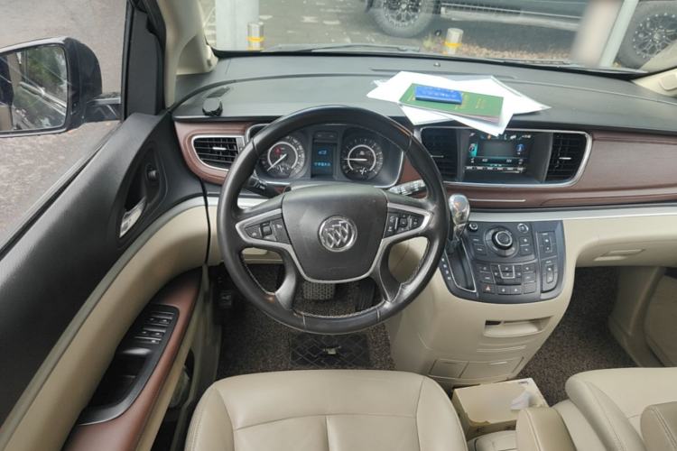 Used Buick GL8 2018 28T Luxury Model China VI Standard Steering Wheel