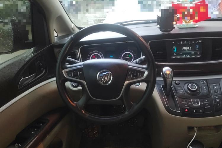 Used Buick GL8 2018 28T Luxury Model China VI Standard Steering Wheel