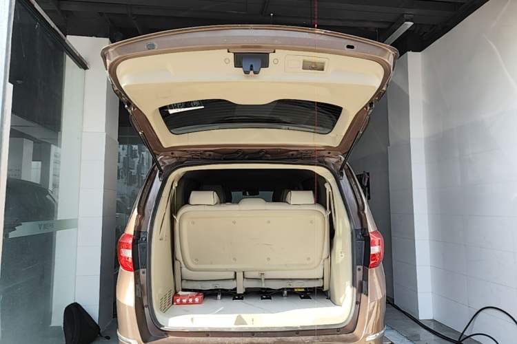 Used Buick GL8 2018 28T Luxury Model China VI Standard Trunk