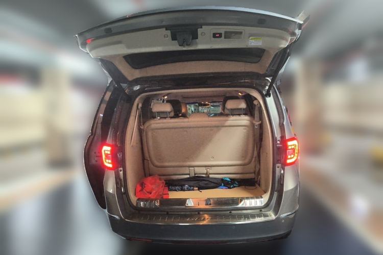 Used Buick GL8 2018 28T Luxury Model China VI Standard Trunk