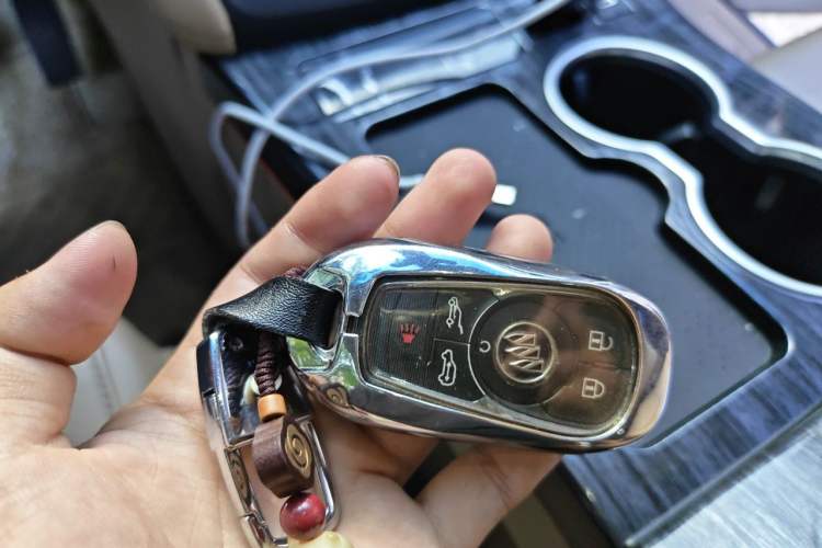 Used Buick GL8 2018 ES 28T Luxury Model China VI Standard Vehicle Key