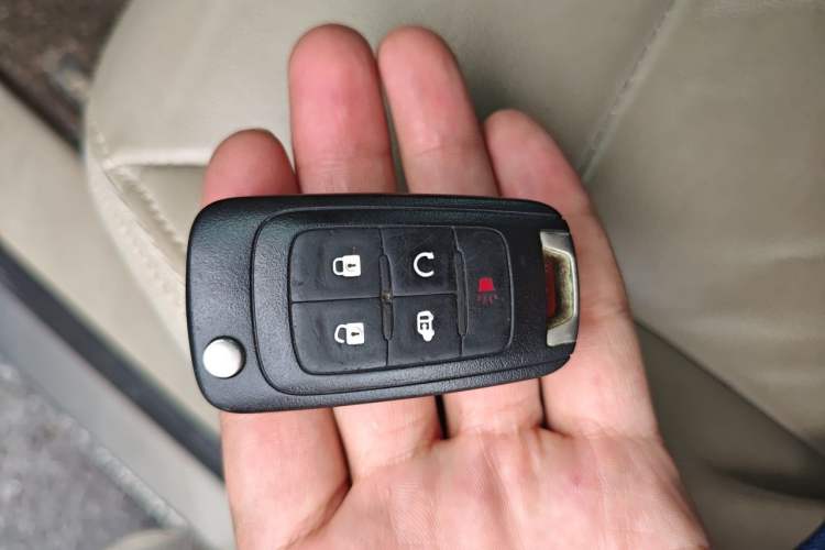 Used Buick GL8 2018 28T Luxury Model China VI Standard Vehicle Key