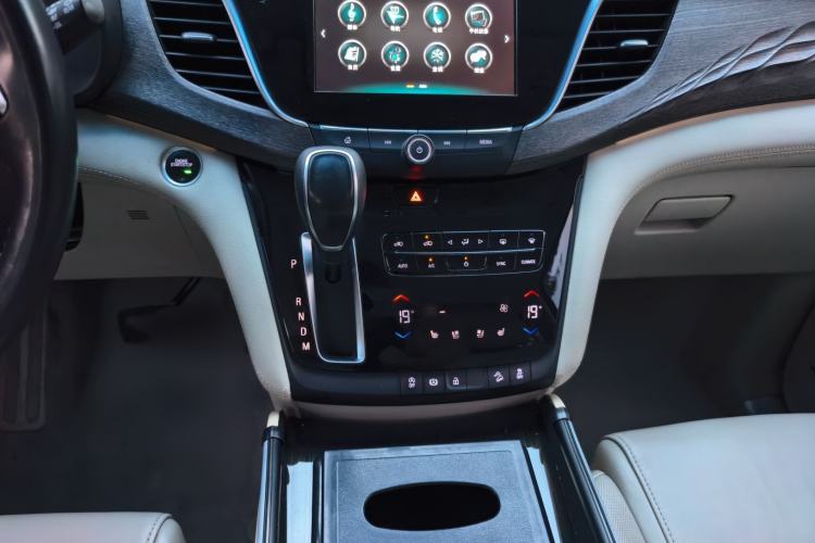 Used Buick GL8 2018 28T Avenir Avia China VI Standard Audio And AC Panel