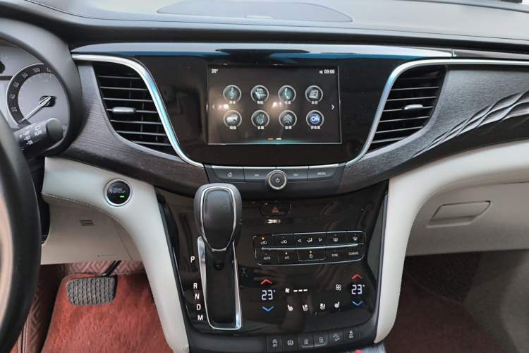 Used Buick GL8 2018 28T Avenir Avia China VI Standard Audio And AC Panel