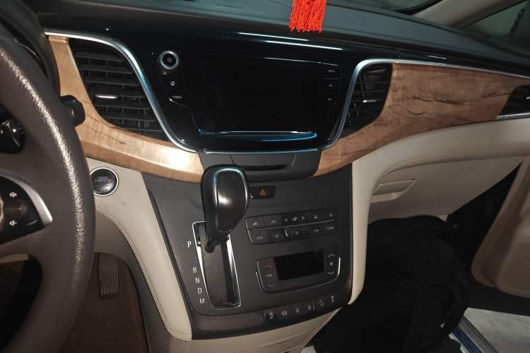 Used Buick GL8 2018 ES 28T Comfort Model China VI Standard Audio And AC Panel