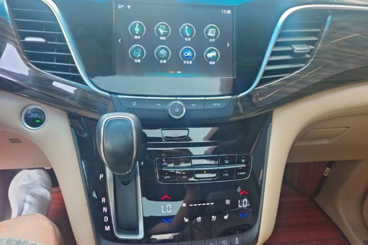 Used Buick GL8 2018 ES 28T Flagship Model China VI Standard Audio And AC Panel