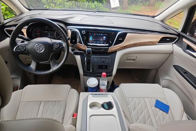 Used Buick GL8 2018 ES 28T Comfort Model China VI Standard Center Console