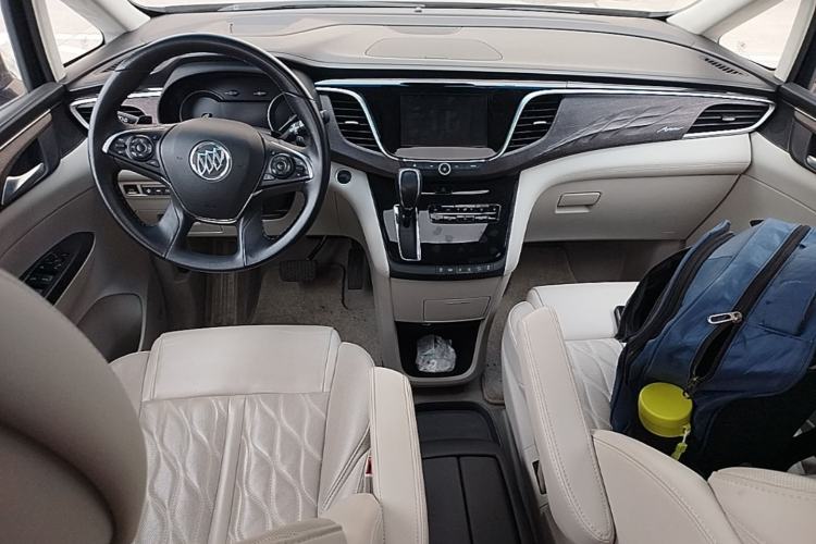 Used Buick GL8 2018 28T Avenir Avia China VI Standard Center Console