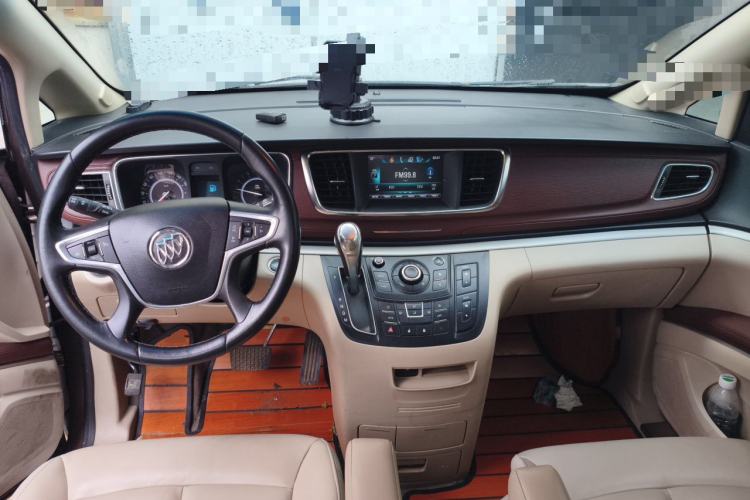 Used Buick GL8 2018 28T Luxury Model China VI Standard Center Console