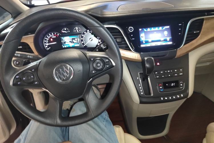 Used Buick GL8 2018 ES 28T Comfort Model China VI Standard Center Console