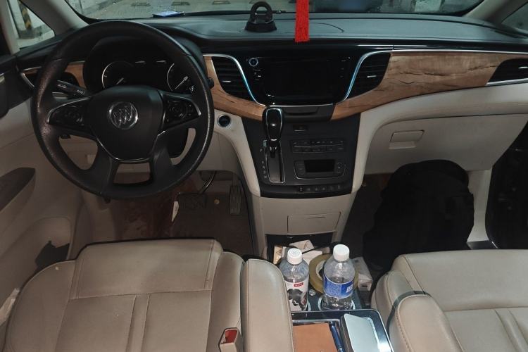 Used Buick GL8 2018 ES 28T Comfort Model China VI Standard Center Console