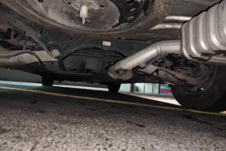 Used Buick GL8 2018 ES 28T Comfort Model China VI Standard Chassis Rear
