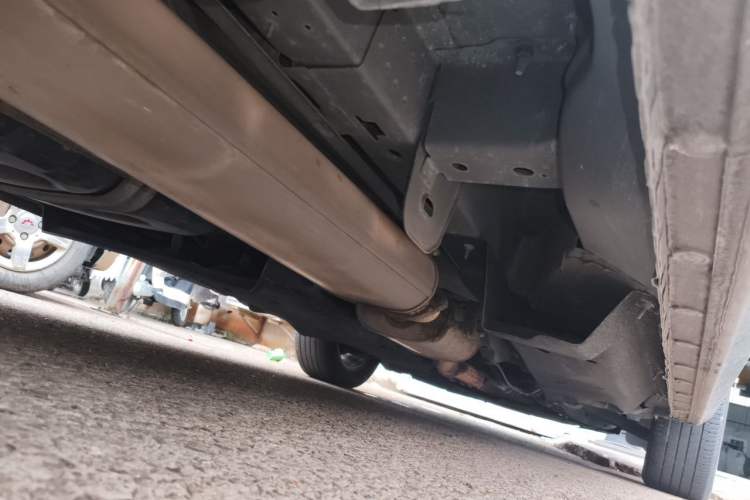 Used Buick GL8 2018 28T Luxury Model China VI Standard Chassis Rear Right
