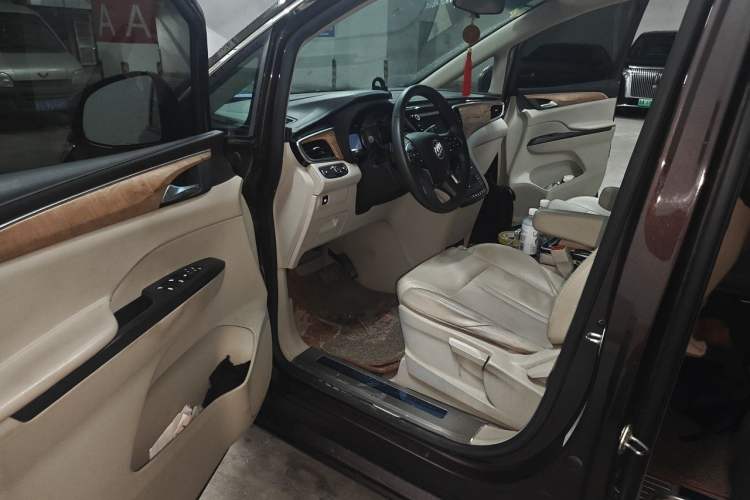 Used Buick GL8 2018 ES 28T Comfort Model China VI Standard Driver Seat