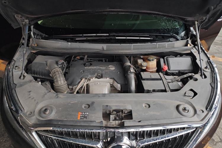 Used Buick GL8 2018 ES 28T Comfort Model China VI Standard Engine Bay