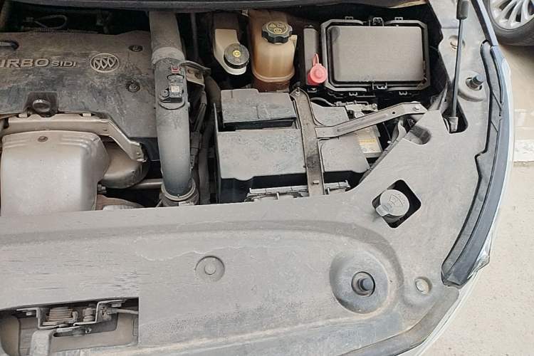 Used Buick GL8 2018 28T Avenir Avia China VI Standard Engine Bay Left