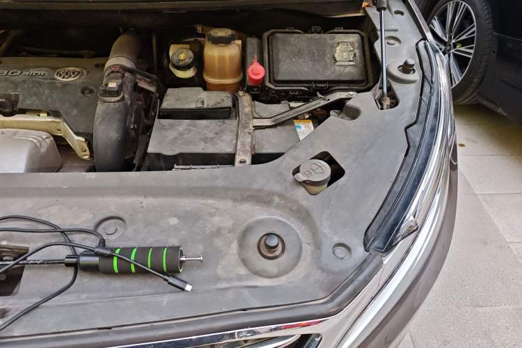 Used Buick GL8 2018 ES 28T Comfort Model China VI Standard Engine Bay Left