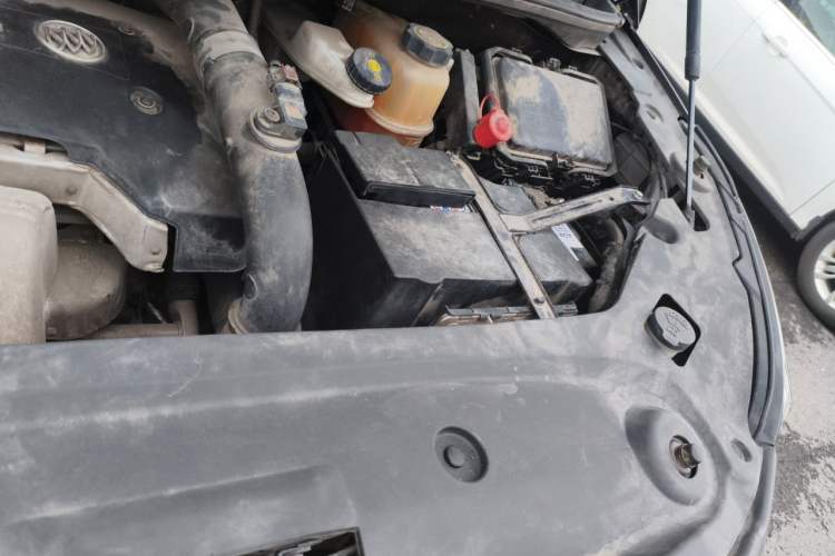 Used Buick GL8 2018 28T Avenir Avia China VI Standard Engine Bay Left