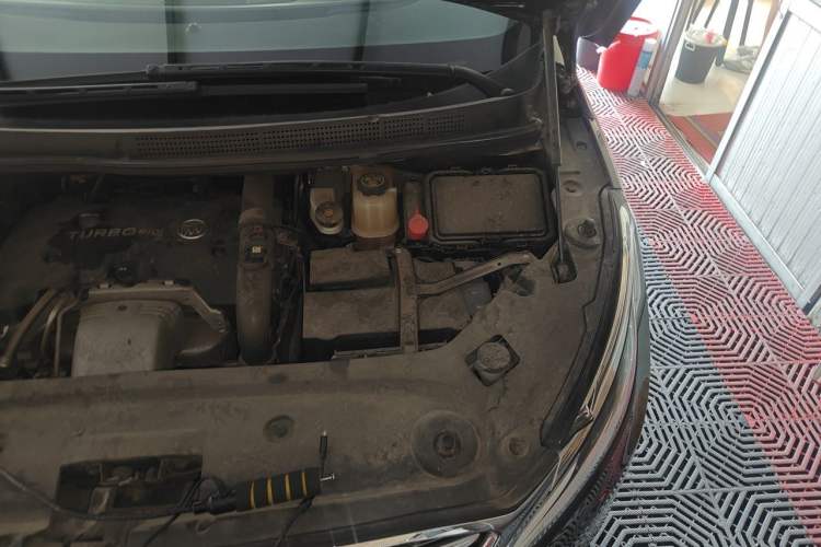 Used Buick GL8 2018 28T Avenir Avia China VI Standard Engine Bay Left