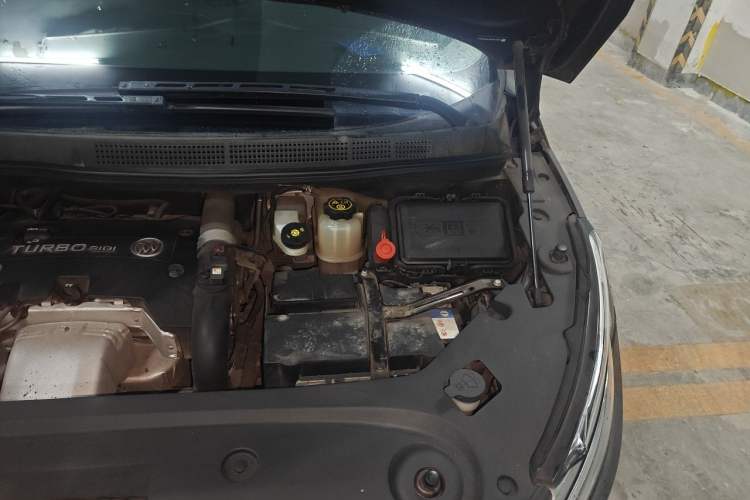 Used Buick GL8 2018 ES 28T Comfort Model China VI Standard Engine Bay Left