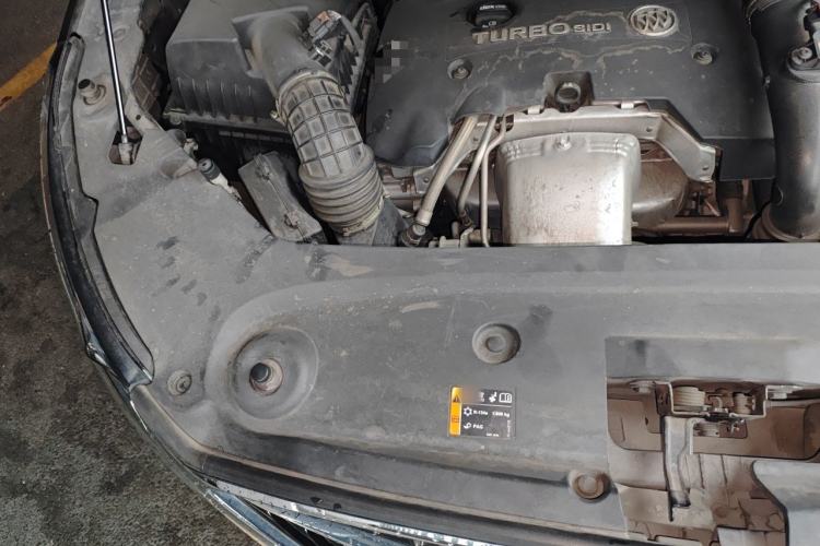 Used Buick GL8 2018 ES 28T Comfort Model China VI Standard Engine Bay Right