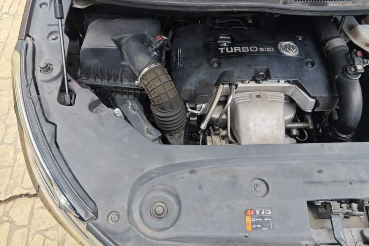 Used Buick GL8 2018 ES 28T Comfort Model China VI Standard Engine Bay Right