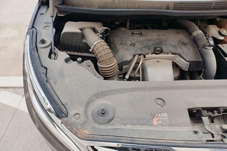 Used Buick GL8 2018 28T Avenir Avia China VI Standard Engine Bay Right