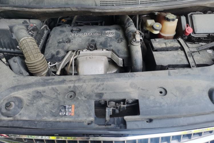 Used Buick GL8 2018 ES 28T Luxury Model China VI Standard Engine Bay