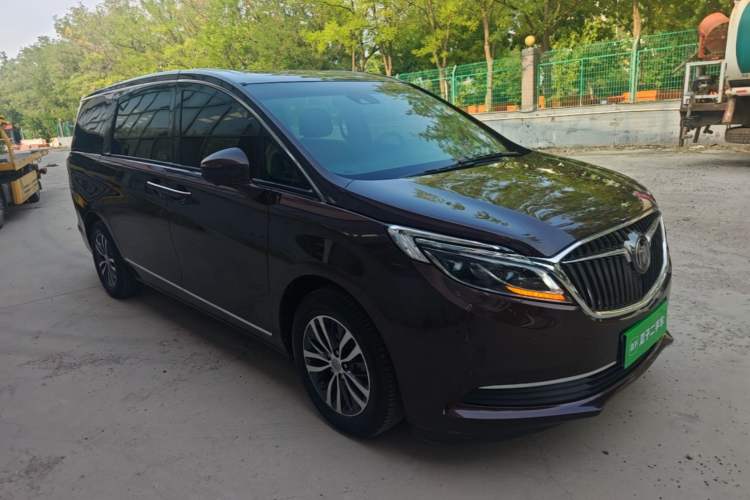 Used Buick GL8 2018 ES 28T Flagship Model China VI Standard Front Right 45 Deg