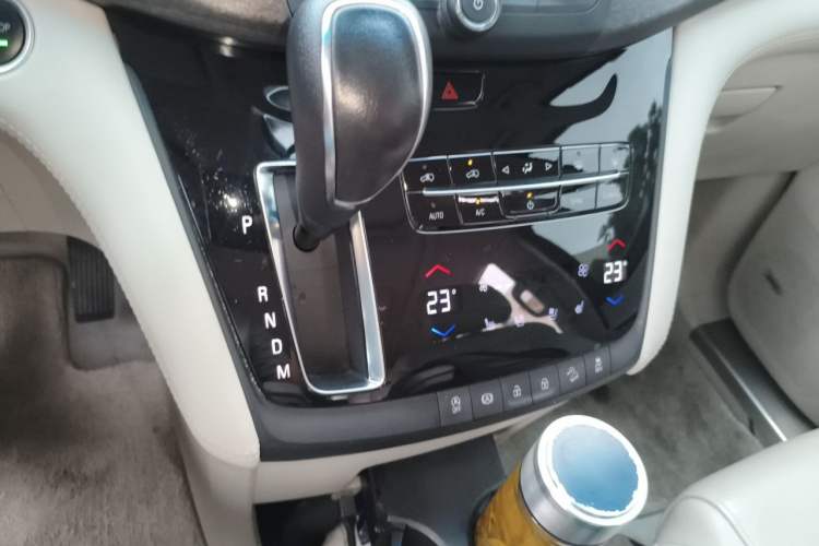 Used Buick GL8 2018 28T Avenir Avia China VI Standard Gear Lever