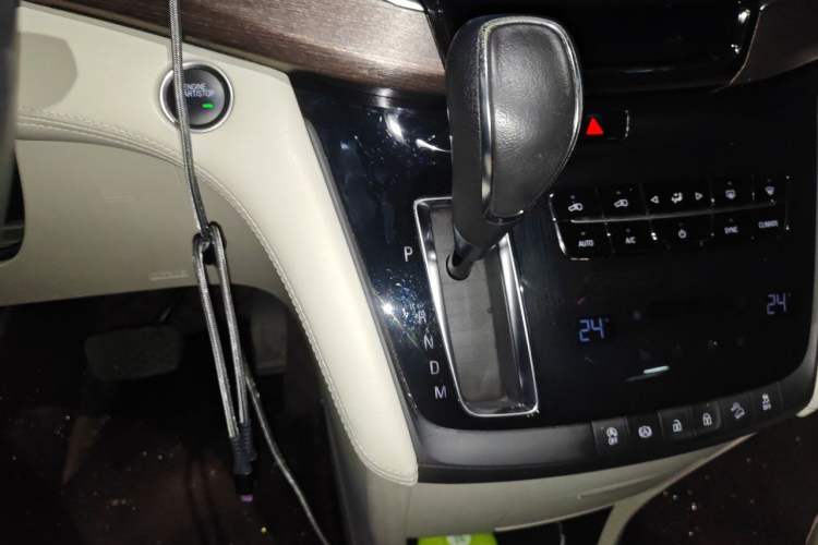 Used Buick GL8 2018 28T Avenir Avia China VI Standard Gear Lever