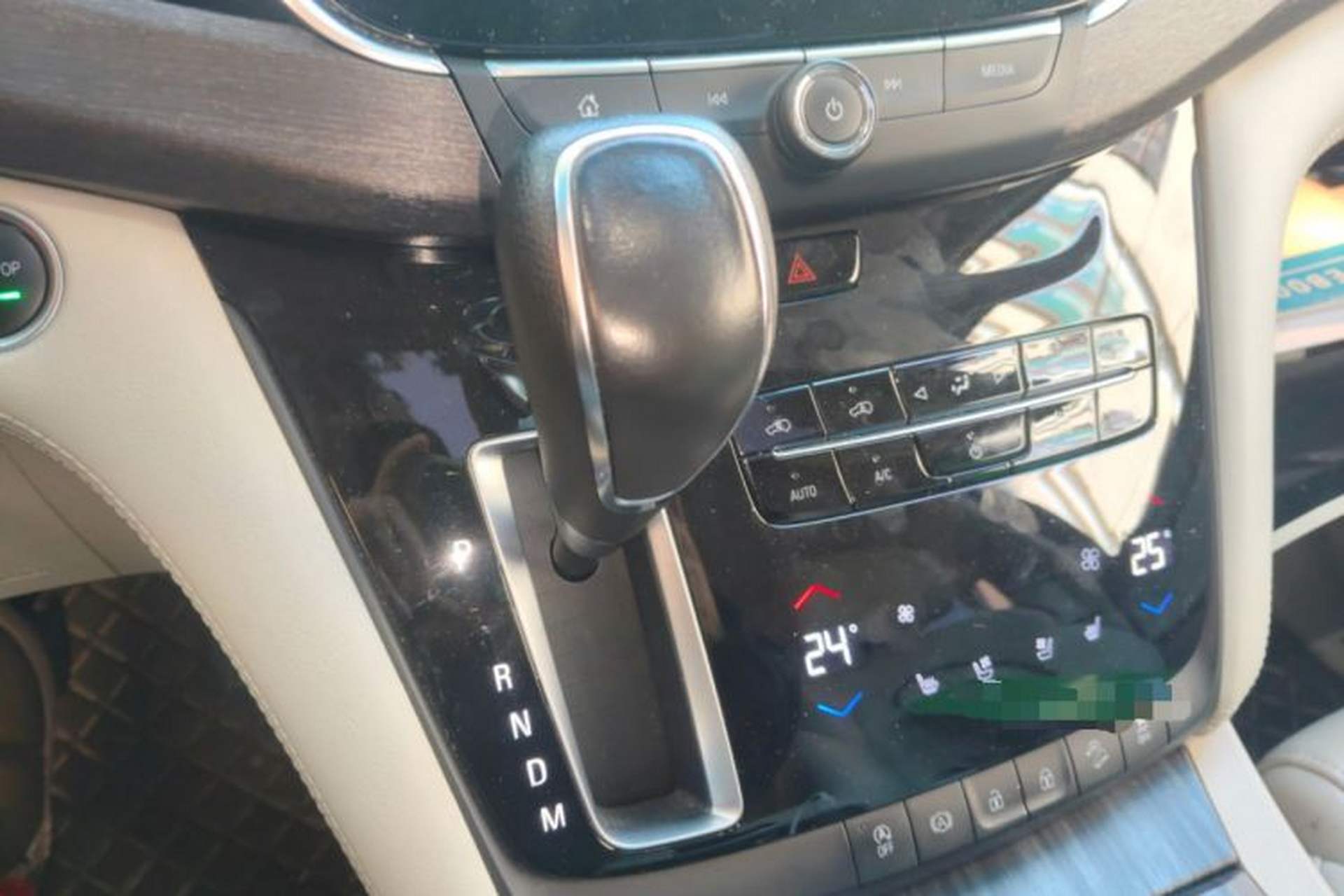 Used Buick GL8 2018 28T Avenir Avia China VI Standard Gear Lever