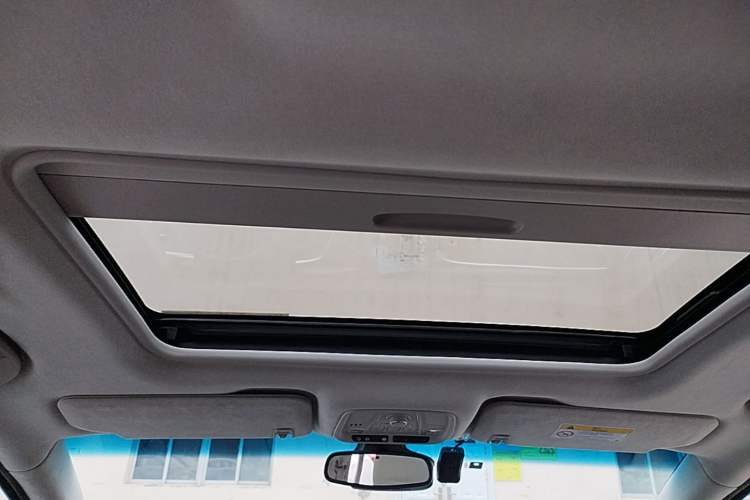 Used Buick GL8 2018 28T Avenir Avia China VI Standard Headliner