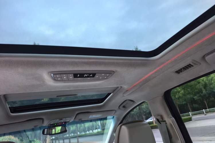 Used Buick GL8 2018 28T Avenir Avia China VI Standard Headliner