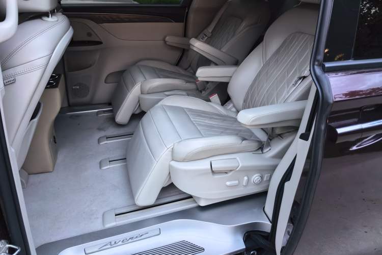 Used Buick GL8 2018 28T Avenir Avia China VI Standard Left Rear Seat