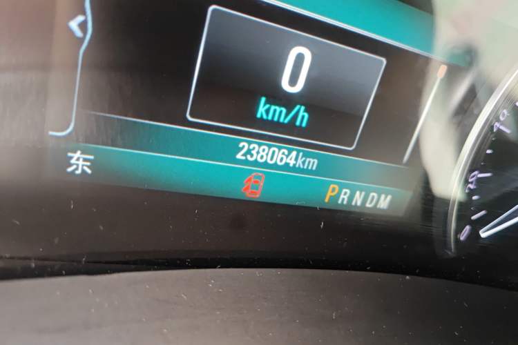 Used Buick GL8 2018 ES 28T Comfort Model China VI Standard Odometer Close Up