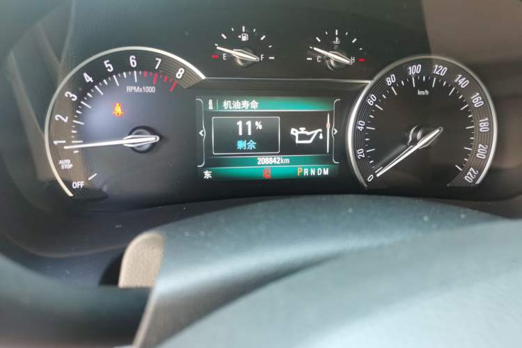 Used Buick GL8 2018 ES 28T Luxury Model China VI Standard Odometer Close Up