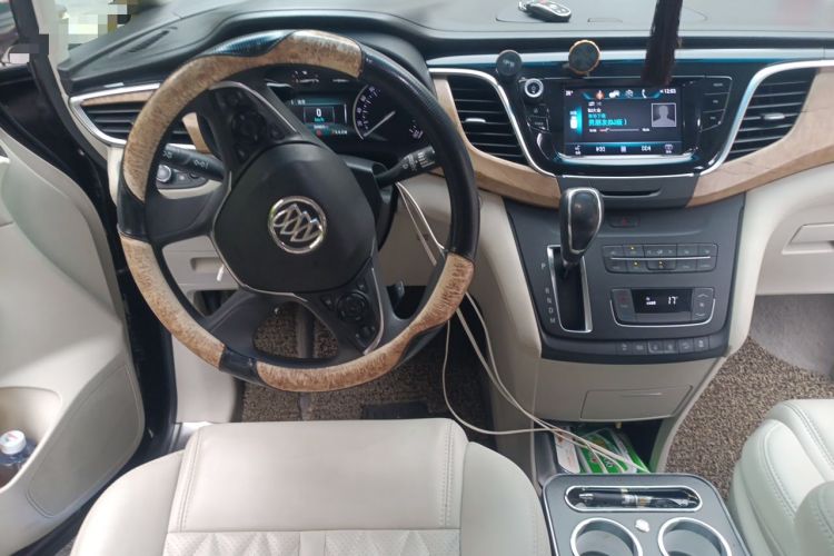 Used Buick GL8 2018 ES 28T Comfort Model China VI Standard Steering Wheel