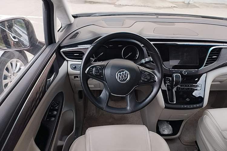 Used Buick GL8 2018 28T Avenir Avia China VI Standard Steering Wheel